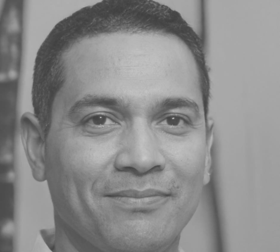 Docente di teoria letteraria